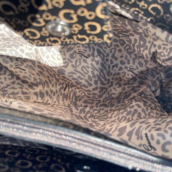 GUESS handbags - Picture 12 of 12